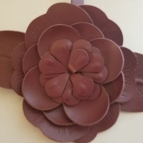 Kate Spade Leather Flower Keychain Bag Accessory - Picture 4 of 4